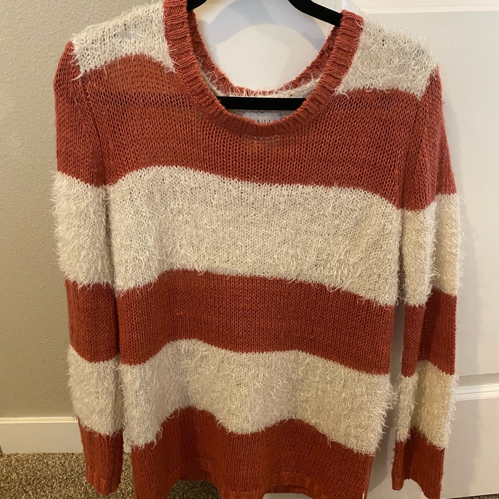 Billabong sweater
